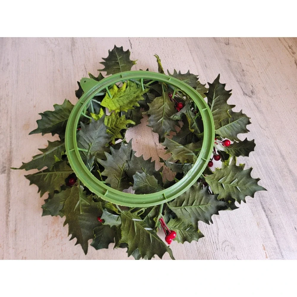 Mistletoe faux wreath Xmas‎ home decor red cranberry figure unique